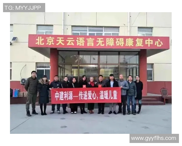 足球明星用爱心传递温暖助力公益事业的感人故事