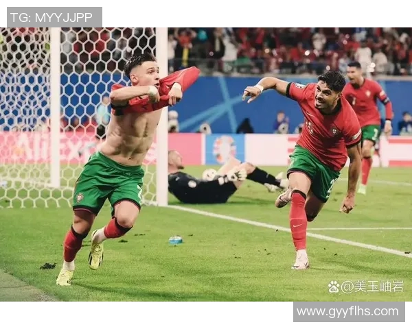 超高颜值的足球明星们如何在绿茵场上兼顾魅力与实力的双重魅惑